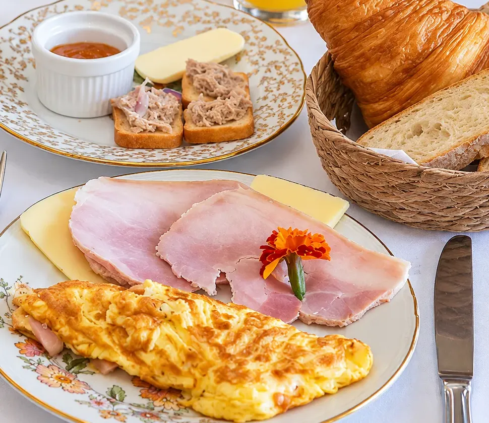 Café da manhã com produtos artesanais