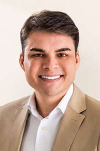 Dr. César Maia
