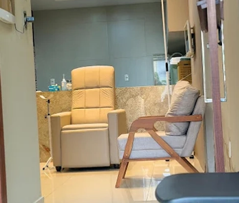 Sala de espera da Casa Movitare com atmosfera residencial.